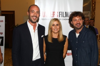 Il dg Warner Bros Italia Nicola Maccanico, il direttore artistico Stefania Bianchi e il regista Leonardo Pieraccioni