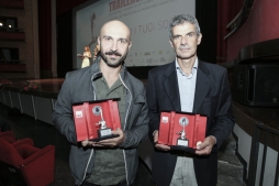 TFF_01.10.2015 Teatro Metropolitan Maccio Capatonda e il direttore marketing di Medusa Andrea Lazzarin Premio per la migliore campagna promozionale Italiano Medio photo by Jessica Hauf