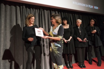 CRTISTINA BIANCHI PREMIA LA RAPPRESENTANTE DI MEDUSA FILM